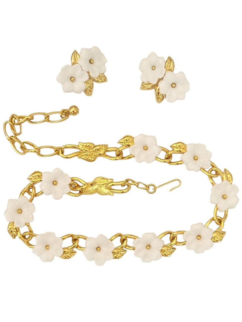 Trifari TM Gold Tone White Daisy Lucite Flower Necklace & Clip-On Earrings K358